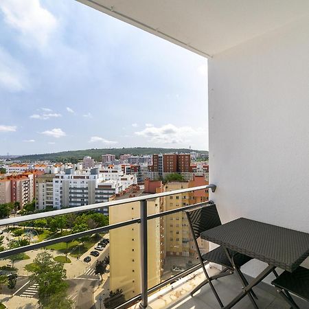 Whome Family Condo - Urban Retreat With Parking, Ac, Elevator In Great Location Лісабон Екстер'єр фото