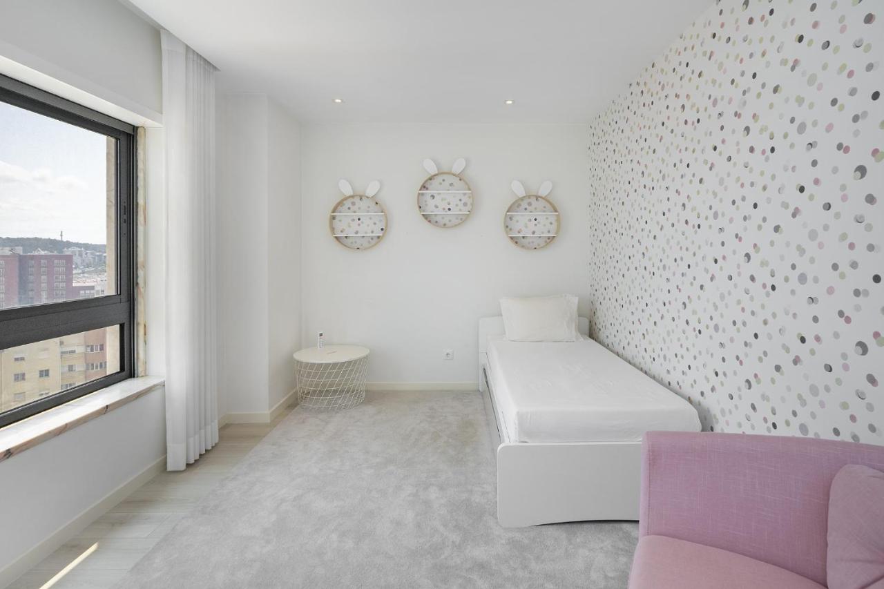 Whome Family Condo - Urban Retreat With Parking, Ac, Elevator In Great Location Лісабон Екстер'єр фото