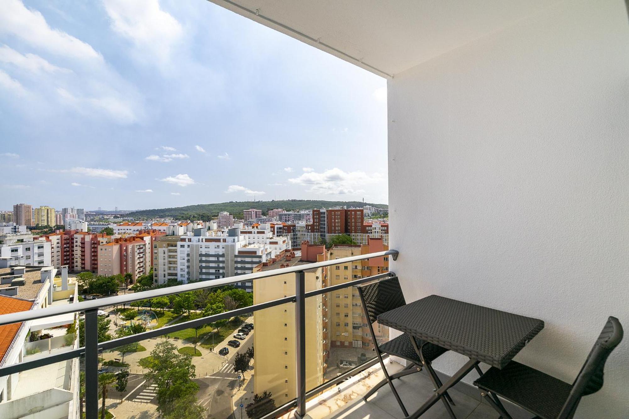 Whome Family Condo - Urban Retreat With Parking, Ac, Elevator In Great Location Лісабон Екстер'єр фото