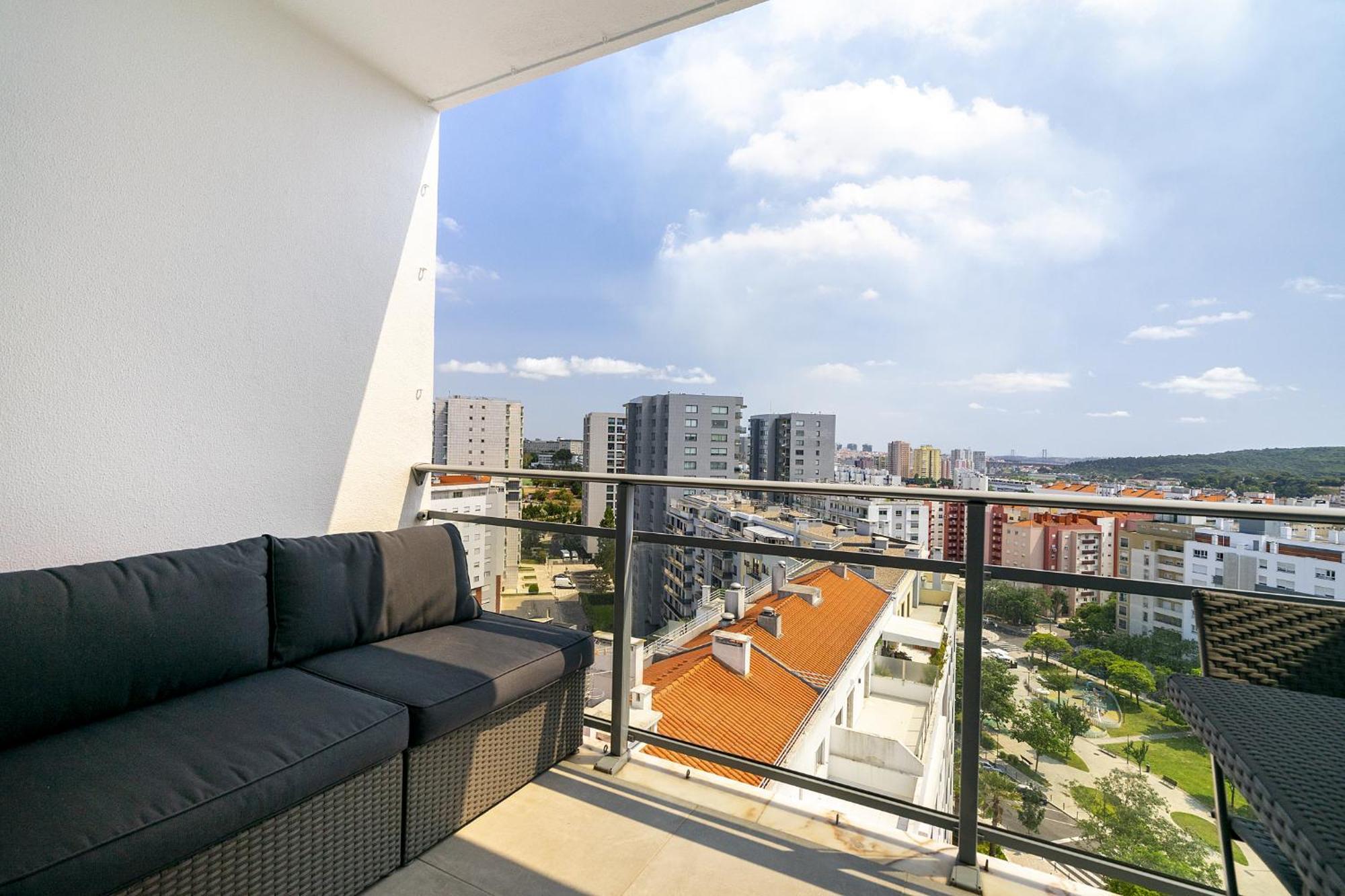 Whome Family Condo - Urban Retreat With Parking, Ac, Elevator In Great Location Лісабон Екстер'єр фото